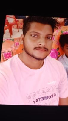 फोटो नंबर-30- एक्सप्रेसवे किनारे बना वह सोख्ता पिट जिसमें बाइक सहित गिरने से हुई तीन दोस्तों की