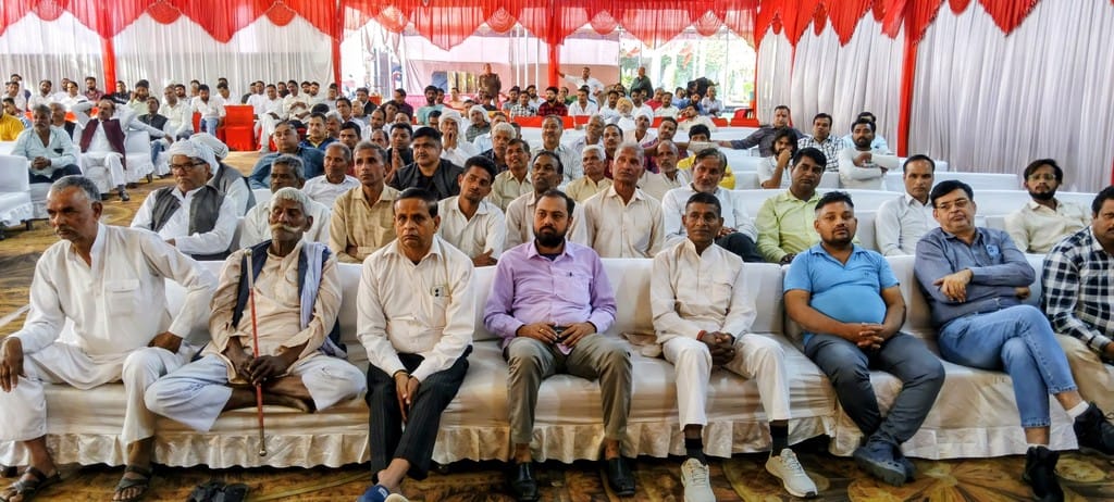 उत्सव मंडप में आयोजित एस आई आर कार्यक्रम में कार्यकर्ताओं कोजानकारी देते राज्यमंत्री दिनेश खटीक उत्सव मंडप में आयोजित एस आई आर कार्यक्रम में कार्यकर्ताओं कोजानकारी देते राज्यमंत्री दिनेश खटीक