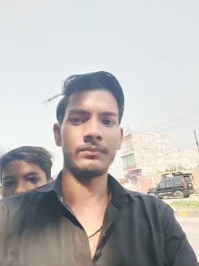 फोटो - 17 मेडिकल कॉलेज स्थित दवा काउंटर पर लगी लाइन। संवाद फोटो - 17 मेडिकल कॉलेज स्थित दवा काउंटर पर लगी लाइन। संवाद