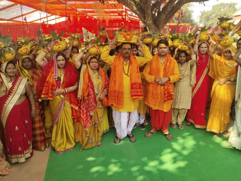 खुटार से राजस्थान के श्री खाटू श्याम के लिए रवाना होते भक्त। संवाद