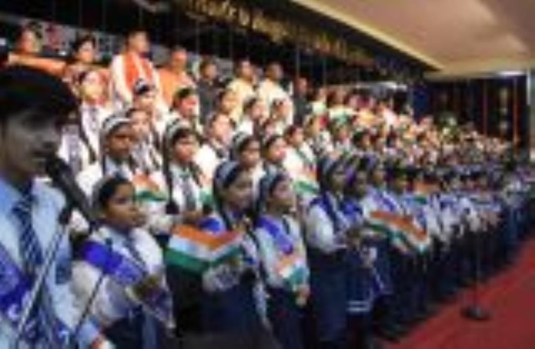 सेंट जोसेफ स्कूल में सांसद डॉ. दिनेश शर्मा, लखनऊ महानगर अध्यक्ष आनंद द्विवेदी, महापौर सुषमा खर्