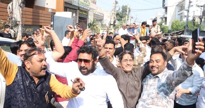 11...रोहतक के घनीपुरा में महिला क्रिकेट विश्व कप विजेता खिलाड़ी क्रिकेटर शैफाली वर्मा के स्वागत