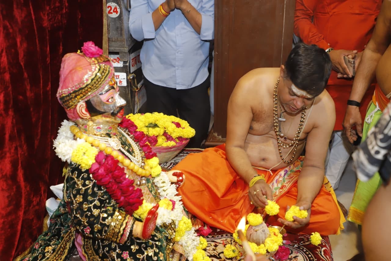 ऐसे धूमधाम से निकली बाबा महाकाल की सवारी ऐसे धूमधाम से निकली बाबा महाकाल की सवारी