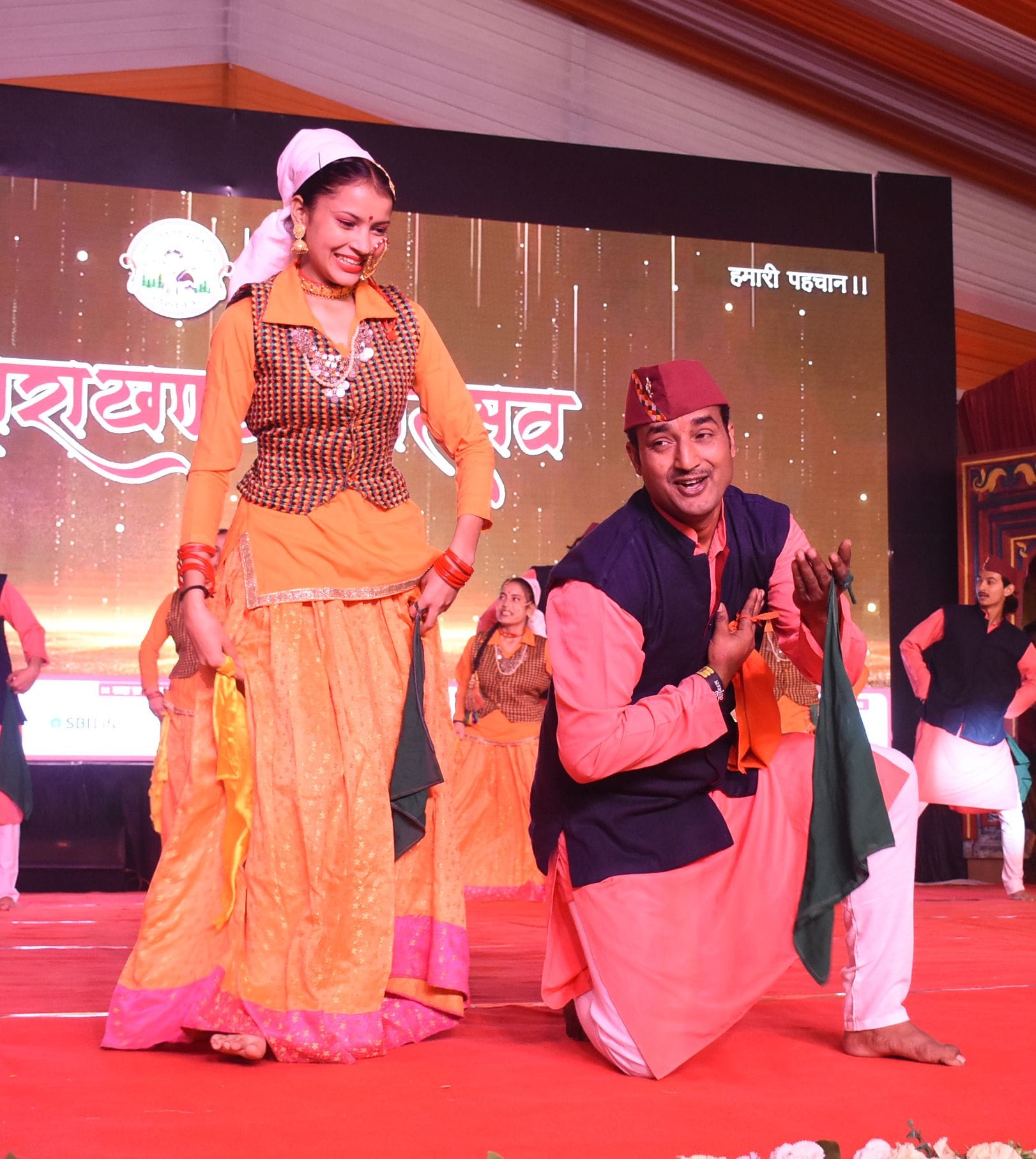 अवध के आंगन में उतरी पर्वतीय संस्कृति की बहार