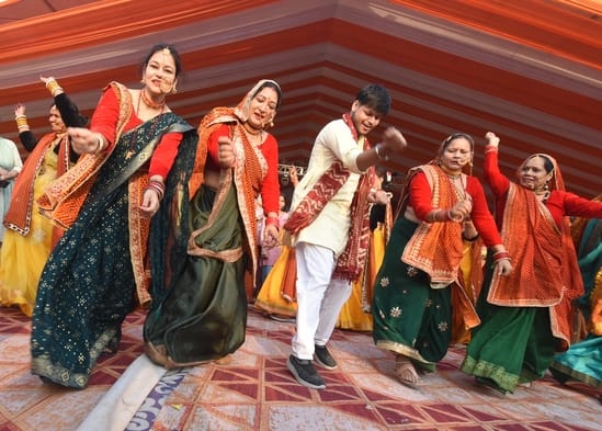 अवध के आंगन में उतरी पर्वतीय संस्कृति की बहार