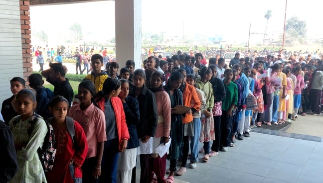 बिजनौर में विवेक यूनिवर्सिटी के कैंपस में अमर उजाला की अतुल माहेश्वरी छात्रवृत्ति परीक्षा देकर बिजनौर में विवेक यूनिवर्सिटी के कैंपस में अमर उजाला की अतुल माहेश्वरी छात्रवृत्ति परीक्षा देकर