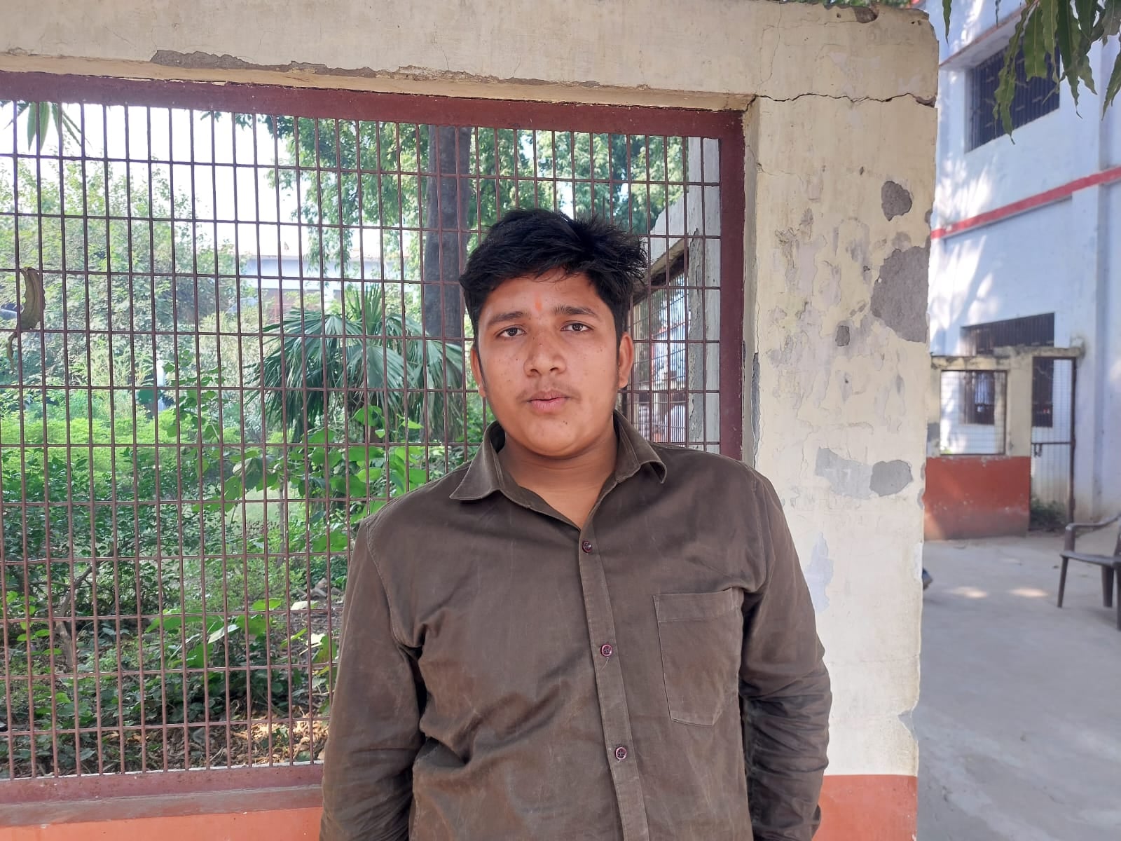 फोटो- 10 परीक्षा केंद्र में प्रवेश के लिए लाइन में लगे छात्र-छात्राएं। संवाद फोटो- 10 परीक्षा केंद्र में प्रवेश के लिए लाइन में लगे छात्र-छात्राएं। संवाद