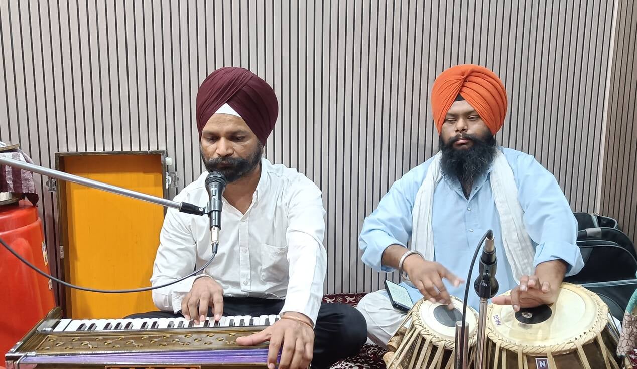 नारायणगढ़ के वार्ड-3 में माता सुलखनी के प्रकाश उत्सव पर बैठी संगत। नारायणगढ़ के वार्ड-3 में माता सुलखनी के प्रकाश उत्सव पर बैठी संगत।