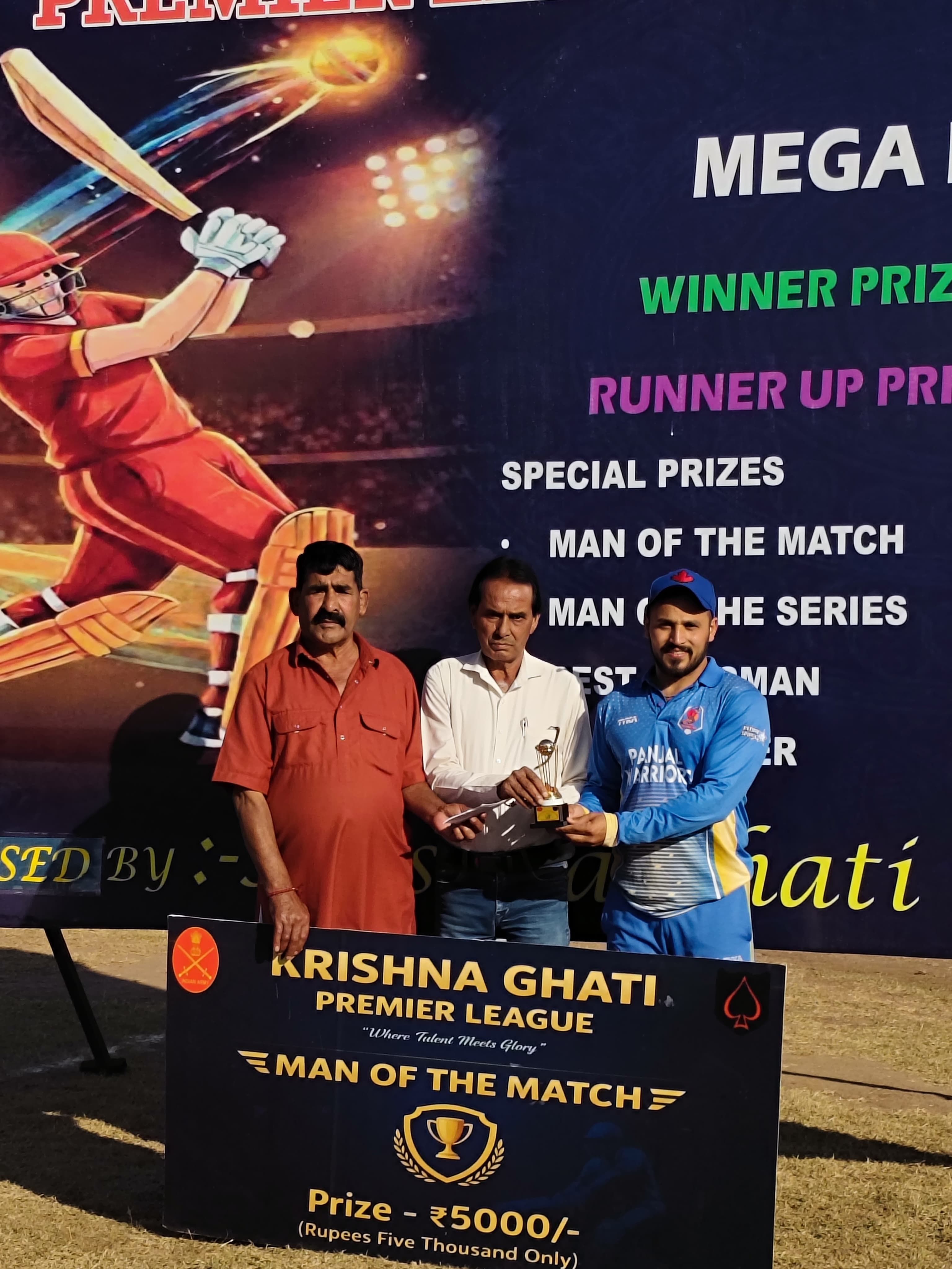 पुंछ जिले में सेना की तरफ से आयोजित की जा रही कृष्णा घाटी प्रिमियर लीग दो के आठवेंं दिन मैन आफ 