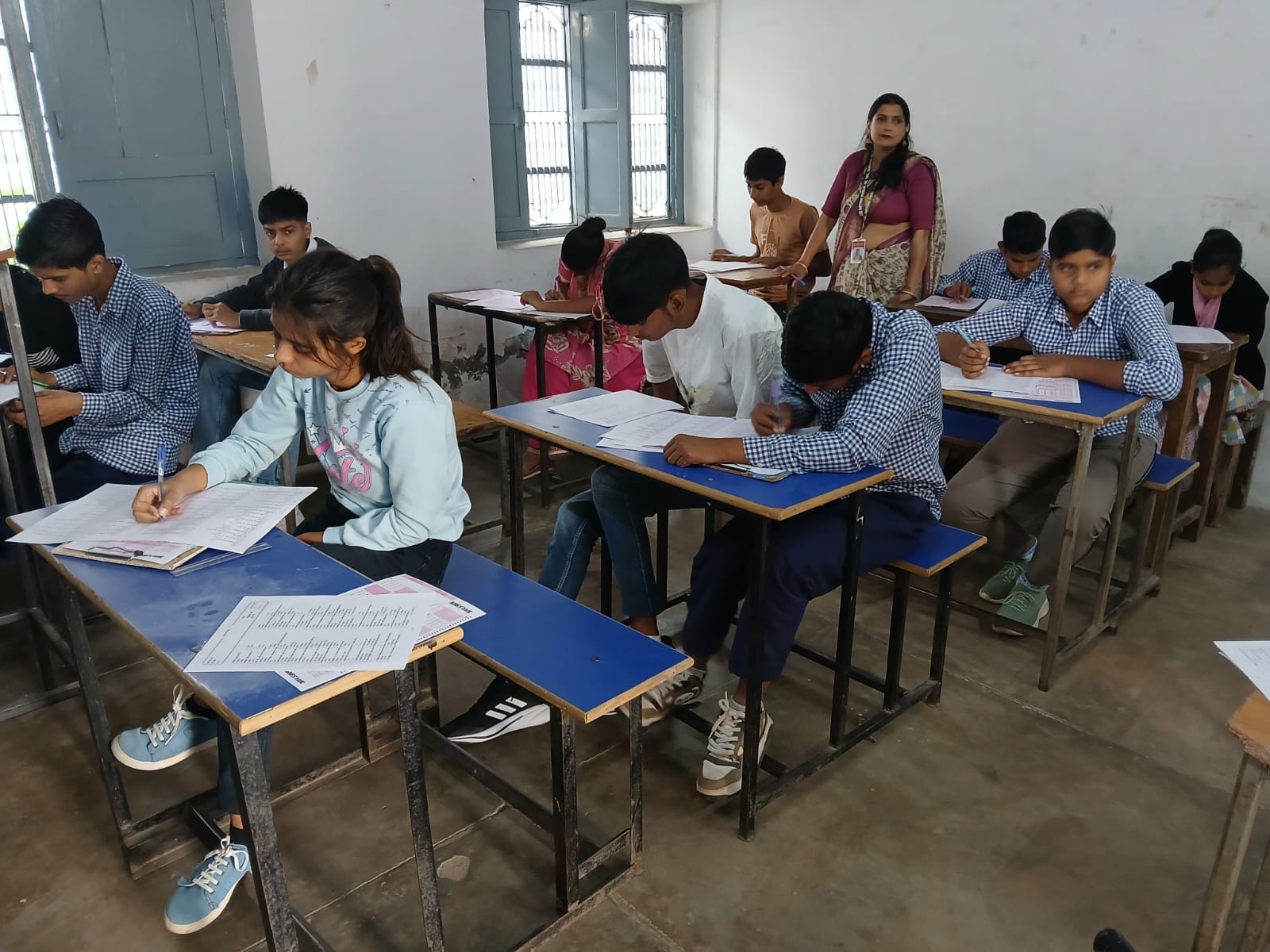 पूनम, परीक्षार्थी