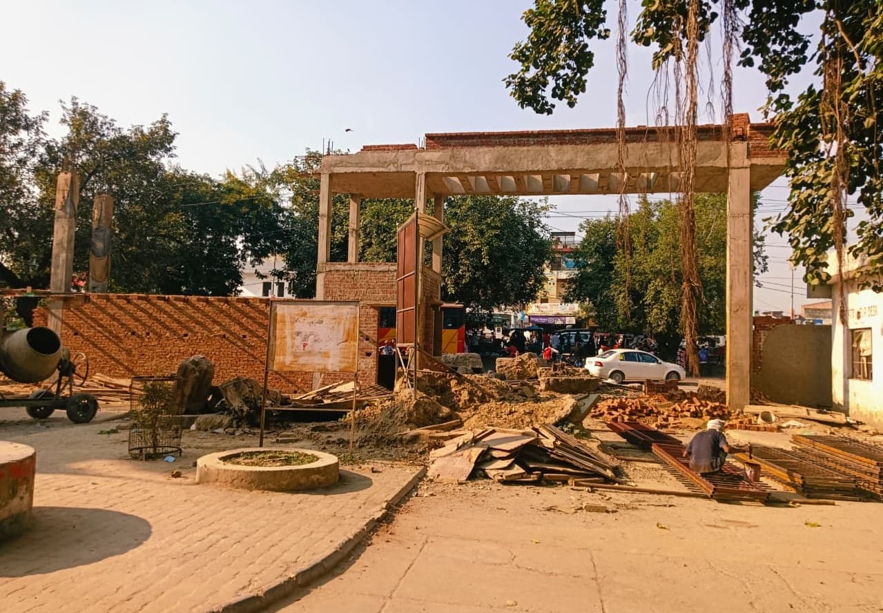 राजकीय मेडिकल कॉलेज की ट्रामा इमरजेंसी में चल रहा निर्माण कार्य। संवाद राजकीय मेडिकल कॉलेज की ट्रामा इमरजेंसी में चल रहा निर्माण कार्य। संवाद