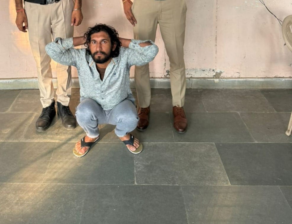 आरोपी, हेमंत व प्रवीण। आरोपी, हेमंत व प्रवीण।