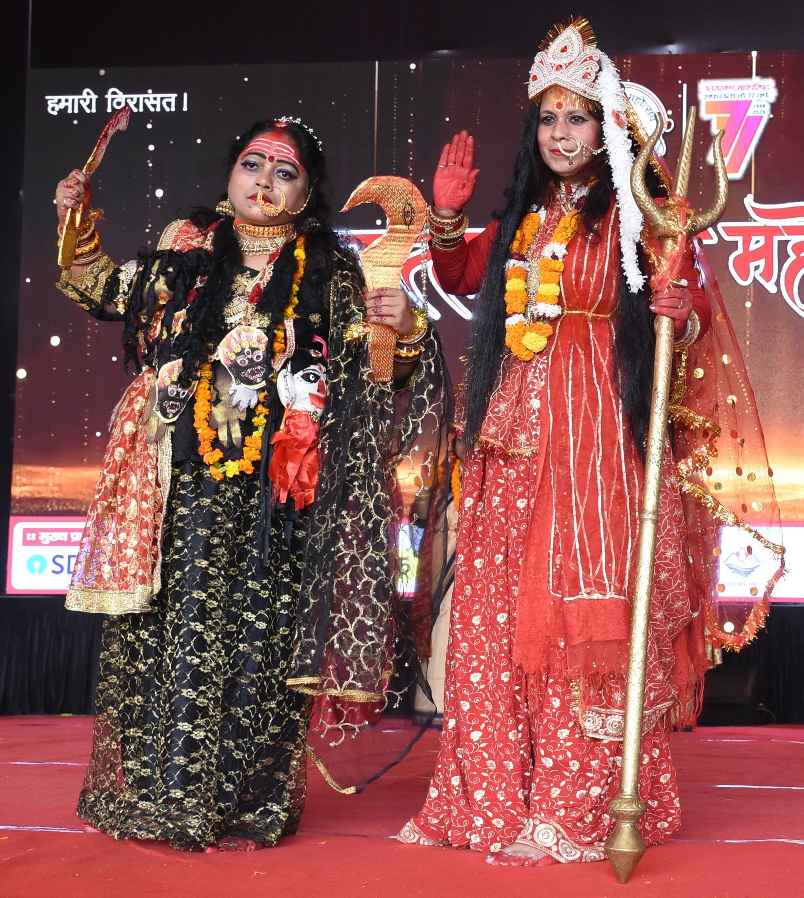 अवध की भूमि पर सोमवार को देवभूमि की समृद्ध सांस्कृतिक विरासत की खूबसूरत झलक देखने को मिली।