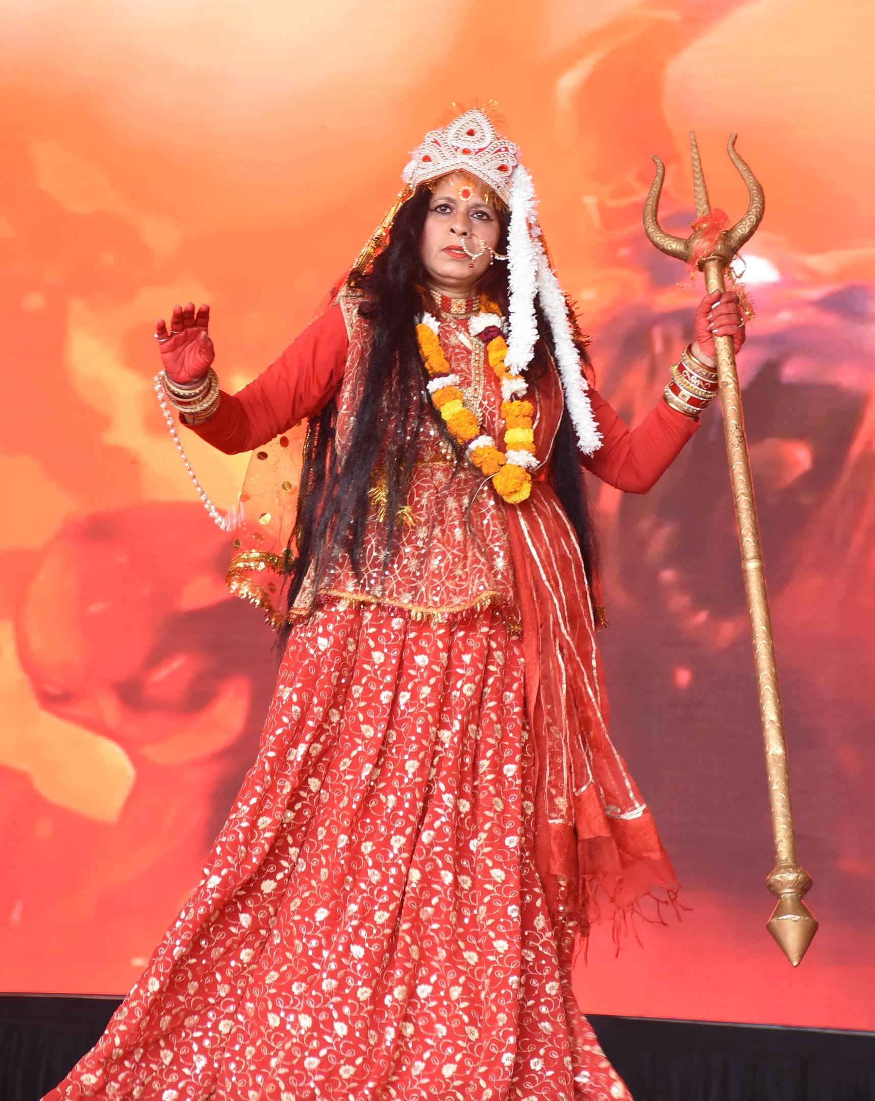 अवध की भूमि पर सोमवार को देवभूमि की समृद्ध सांस्कृतिक विरासत की खूबसूरत झलक देखने को मिली।