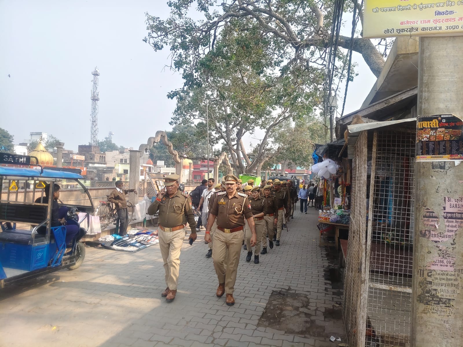 फोटो 21 दिल्ली धमाके के बाद कासगंज में वाहन चेकिंग करती पुलिस। स्रोत: पुलिस मीडियासेल फोटो 21 दिल्ली धमाके के बाद कासगंज में वाहन चेकिंग करती पुलिस। स्रोत: पुलिस मीडियासेल