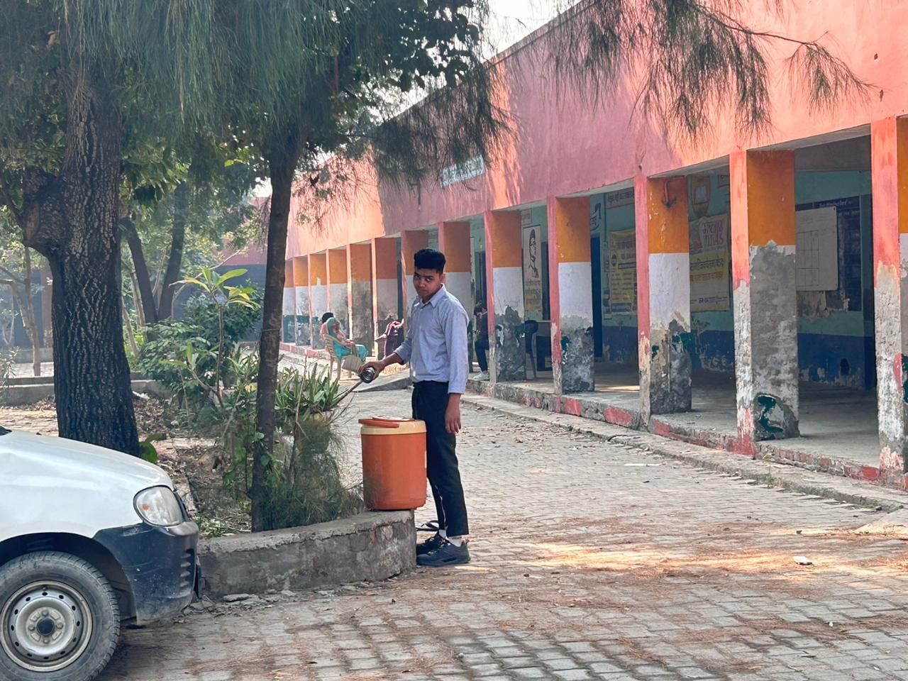 रोहतक के कंसाला राजकीय उच्च विद्यालय में कमरे में बंद पड़ा आरओ वाटर कूलर। संवाद