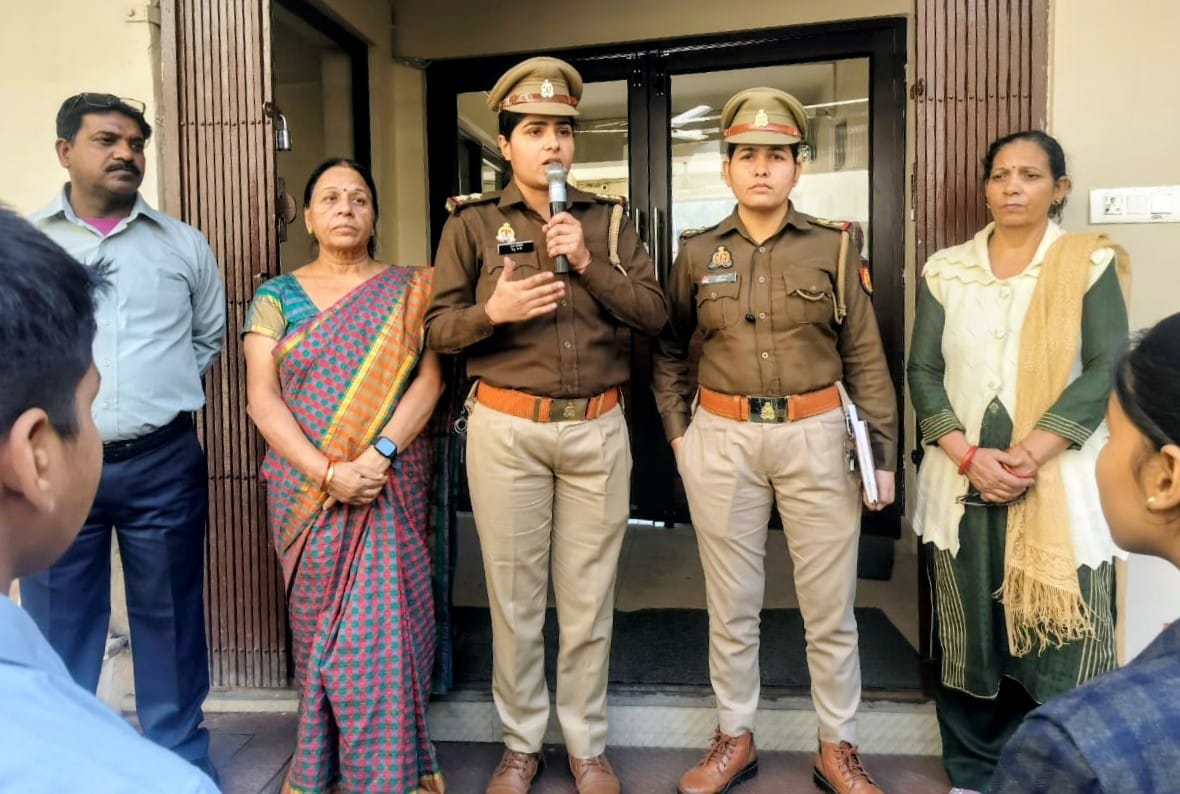 स्प्रिंग डेल्स पब्लिक स्कूल में  मिशन शक्ति टीम द्वारानारी सुरक्षा जागरूकता अभियान चलाकर बालिका