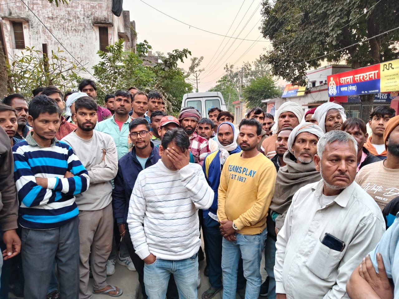 सरधना। मृतक प्रिया का फाइल फोटो। परिजन