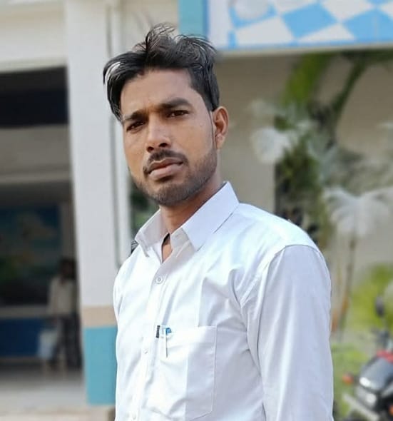 साधन सहकारी समिति पर जाने वाले सीसी रोड पर भरा पानी और कीचड-संवाद