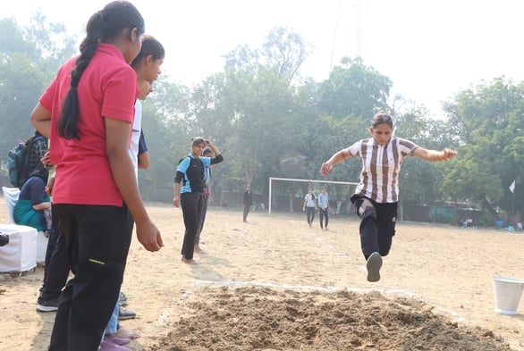 02...राजकीय महिला महाविद्यालय में आयोजित खेलकूद प्रतियोगिता में रस्साकशी में जोर आजमाइश करती 02...राजकीय महिला महाविद्यालय में आयोजित खेलकूद प्रतियोगिता में रस्साकशी में जोर आजमाइश करती