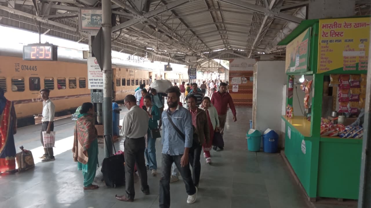गुरुप्रकाश सिंह। संवाद