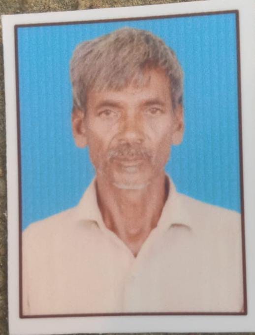 हादसे के बाद बिलखते किसान के परिजन। संवाद हादसे के बाद बिलखते किसान के परिजन। संवाद