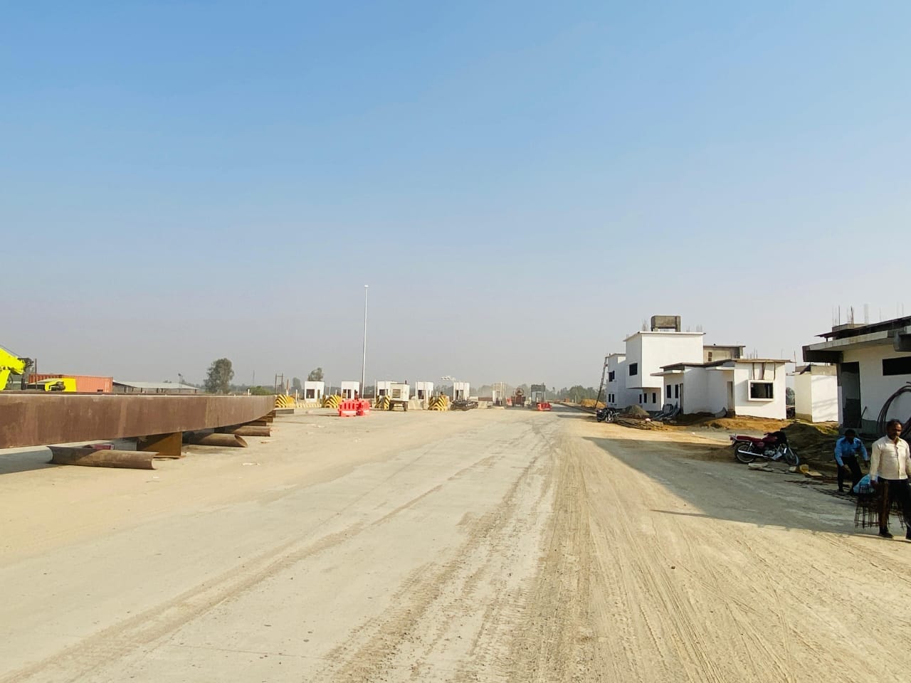 जलालाबाद में निर्माणाधीन गंगा एक्सप्रेस-वे। संवाद जलालाबाद में निर्माणाधीन गंगा एक्सप्रेस-वे। संवाद