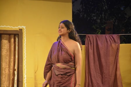 मोहन राकेश के 1958 में लिखे गए प्रसिद्ध नाटक ‘आषाढ़ का एक दिन’ का मंचन मंगलवार को संगीत नाटक अक