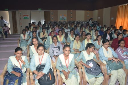 नेशनल पीजी कॉलेज में मंगलवार को युवा कल्याण व प्रांतीय रक्षक दल विभाग की ओर से आयोजित विकसित भा नेशनल पीजी कॉलेज में मंगलवार को युवा कल्याण व प्रांतीय रक्षक दल विभाग की ओर से आयोजित विकसित भा