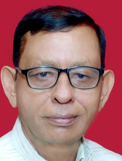 रेलवे स्टेशन पर ट्रेन को इंतजार करते। संवाद