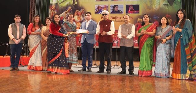 28...रोहतक एमडीयू के टैगोर सभागार में क्षेत्रीय युवा महोत्सव यूनिफेस्ट-2025 के दौरान मौजूद दर्श 28...रोहतक एमडीयू के टैगोर सभागार में क्षेत्रीय युवा महोत्सव यूनिफेस्ट-2025 के दौरान मौजूद दर्श