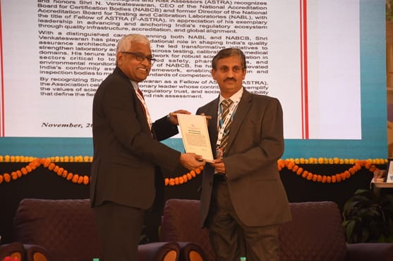 भारतीय विषविज्ञान अनुसंधान संस्थान में आयोजित सम्मेलन। भारतीय विषविज्ञान अनुसंधान संस्थान में आयोजित सम्मेलन।
