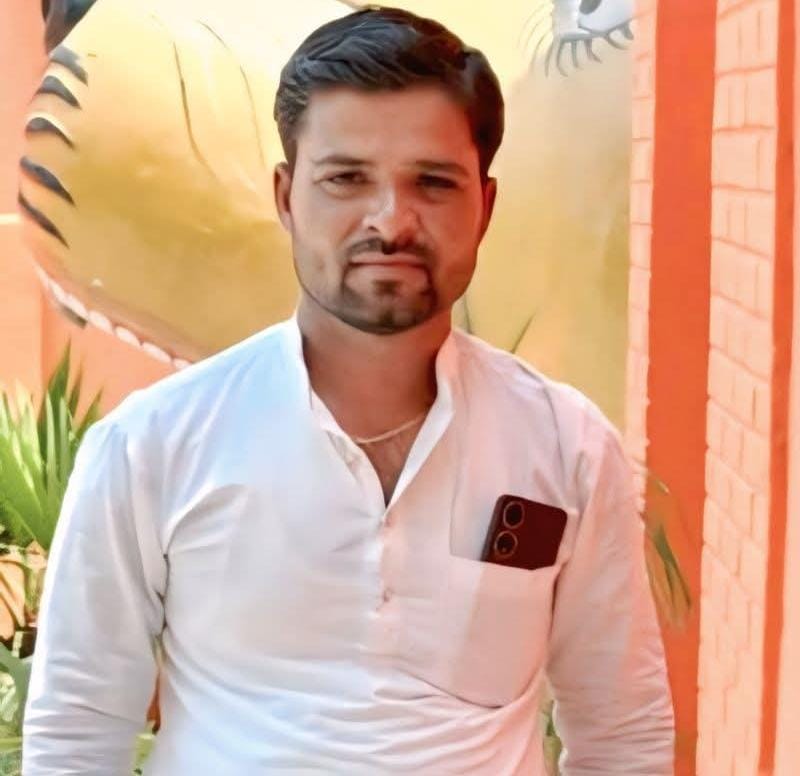 फोटो 1 हिरौली मार्ग पर हुए गहरे गड्ढे। संवाद फोटो 1 हिरौली मार्ग पर हुए गहरे गड्ढे। संवाद