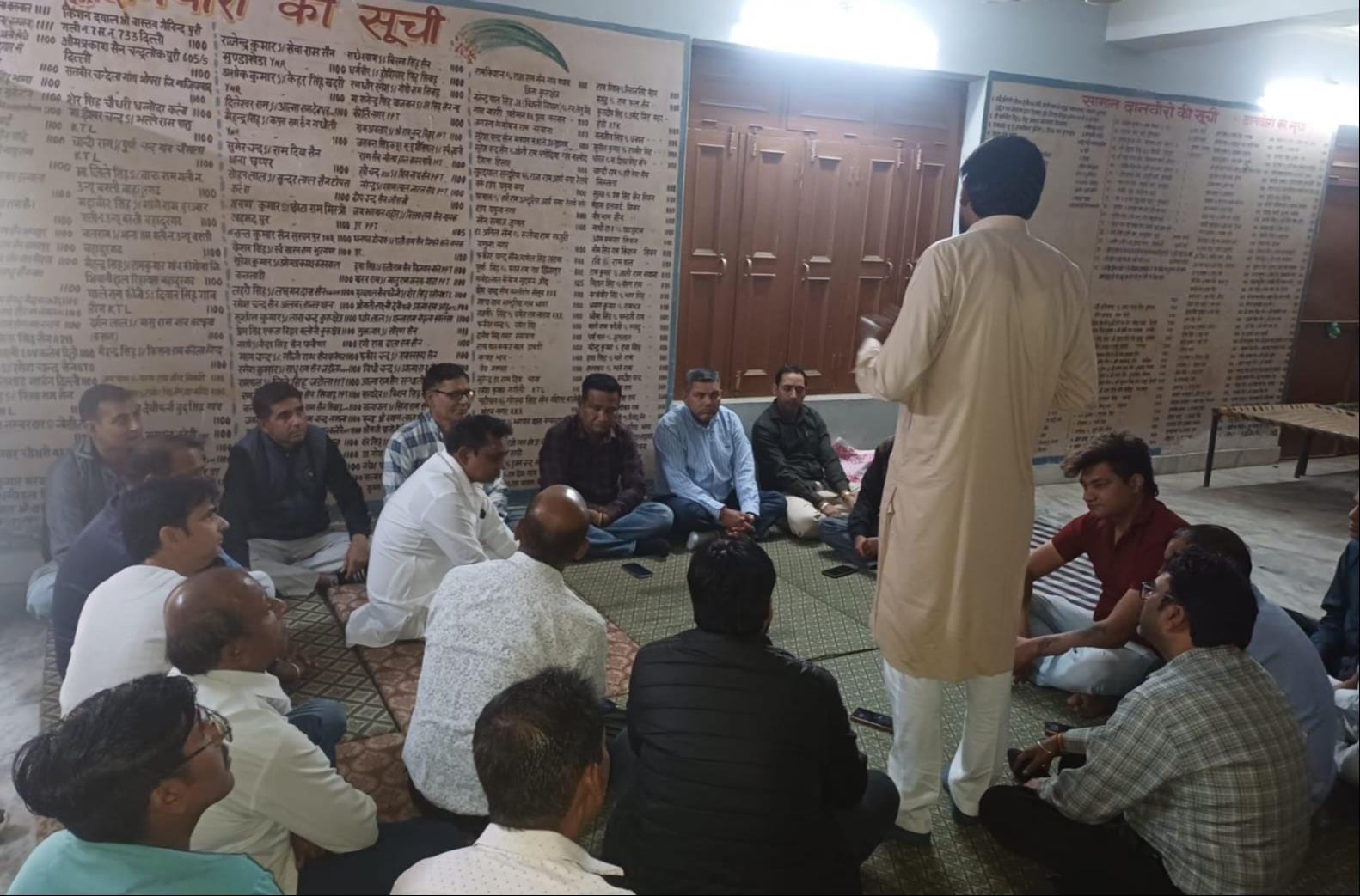 कुरुक्षेत्र। बैठक में हिस्सा लेते  बारबर यूनियन के सदस्य । विज्ञप्ति