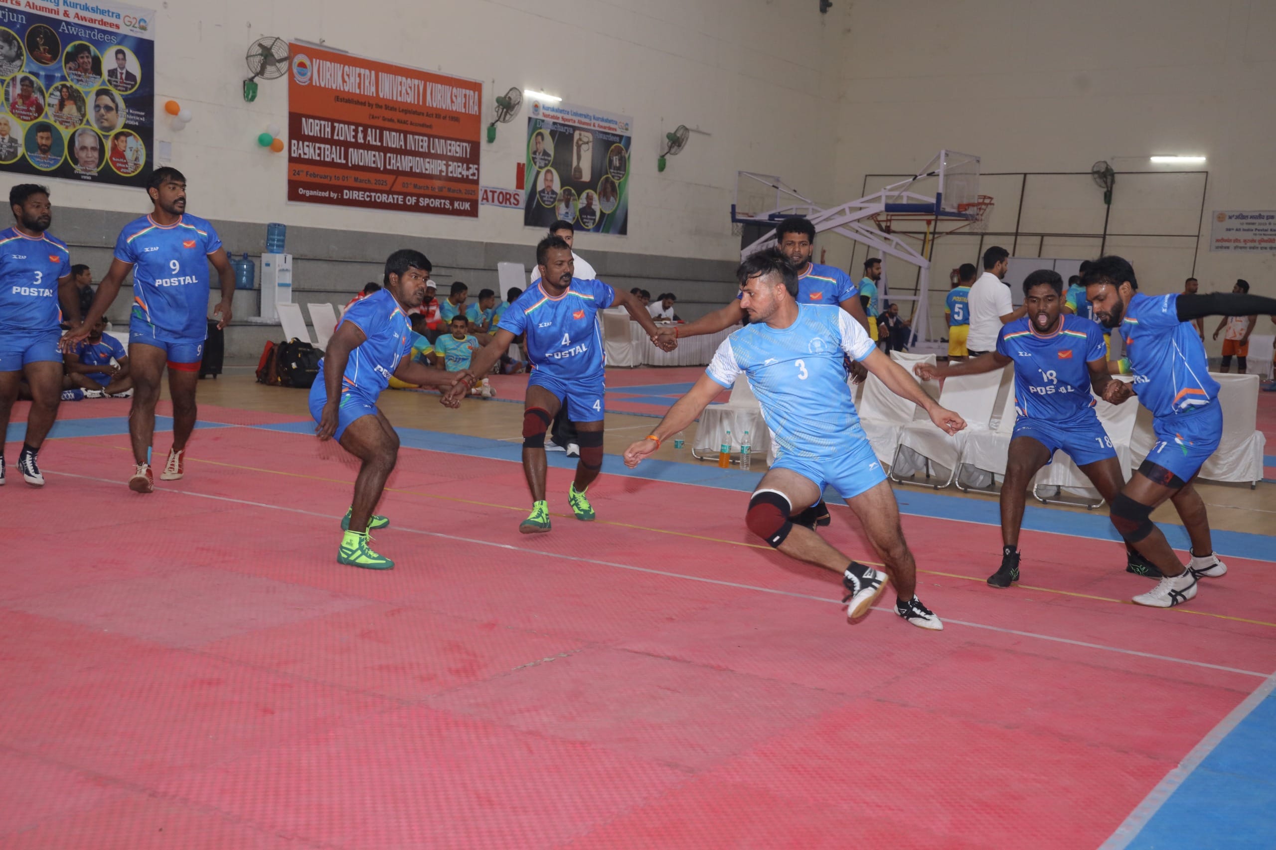 कुरुक्षेत्र। कुवि के बहुउद्देशीय हॉल में आयोजित 36वां अखिल भारतीय डाक कबड्डी टूर्नामेंट में प्र कुरुक्षेत्र। कुवि के बहुउद्देशीय हॉल में आयोजित 36वां अखिल भारतीय डाक कबड्डी टूर्नामेंट में प्र