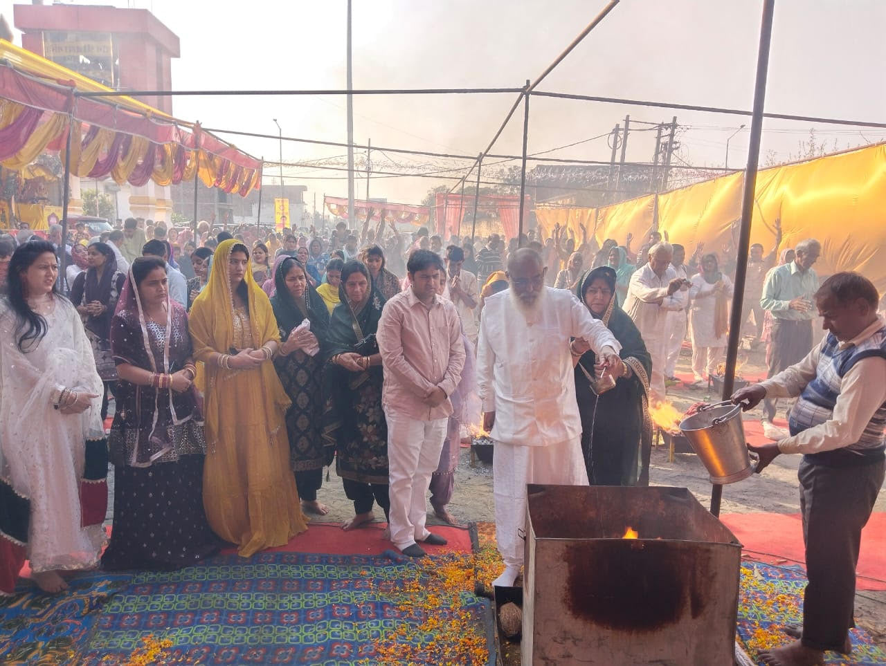 कुरुक्षेत्र। महाकाल अष्टमी पर हवन में आहुति डालते स्वामी शक्तिदेव । व अन्य । विज्ञप्ति कुरुक्षेत्र। महाकाल अष्टमी पर हवन में आहुति डालते स्वामी शक्तिदेव । व अन्य । विज्ञप्ति