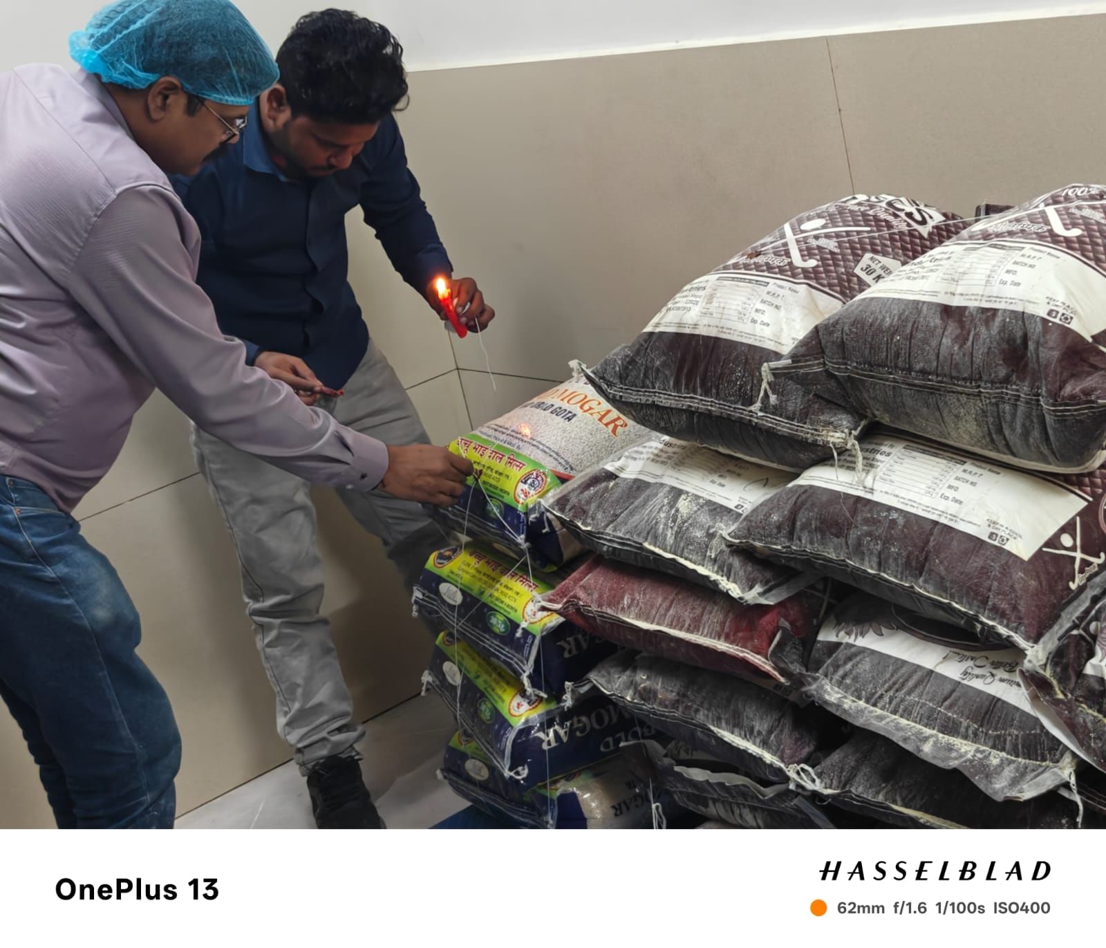 प्रतिष्ठानों में मिलीं अनियमितताएं।