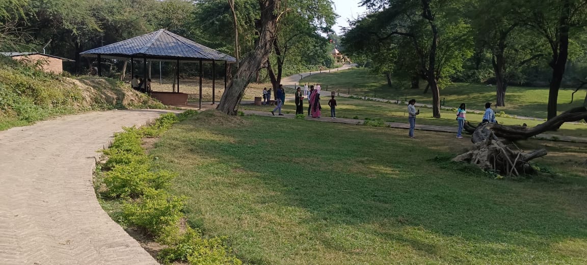 सुधा खटीक चेयरपर्सन नगर पंचायत हस्तिनापुर फोटो खबर पांडव टीला हस्तिनापुर