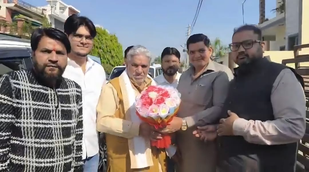 शाहाबाद। पंचायत मंत्री कृष्ण लाल पंवार का स्वागत करते हरजीत संभालखी व अन्य। स्वयं शाहाबाद। पंचायत मंत्री कृष्ण लाल पंवार का स्वागत करते हरजीत संभालखी व अन्य। स्वयं