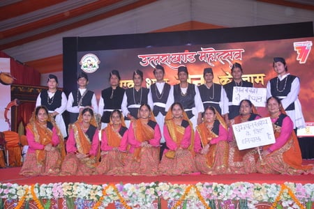 उत्तराखंड महोत्सव की चौथी दिन प्रस्तुति देते कलाकार। उत्तराखंड महोत्सव की चौथी दिन प्रस्तुति देते कलाकार।