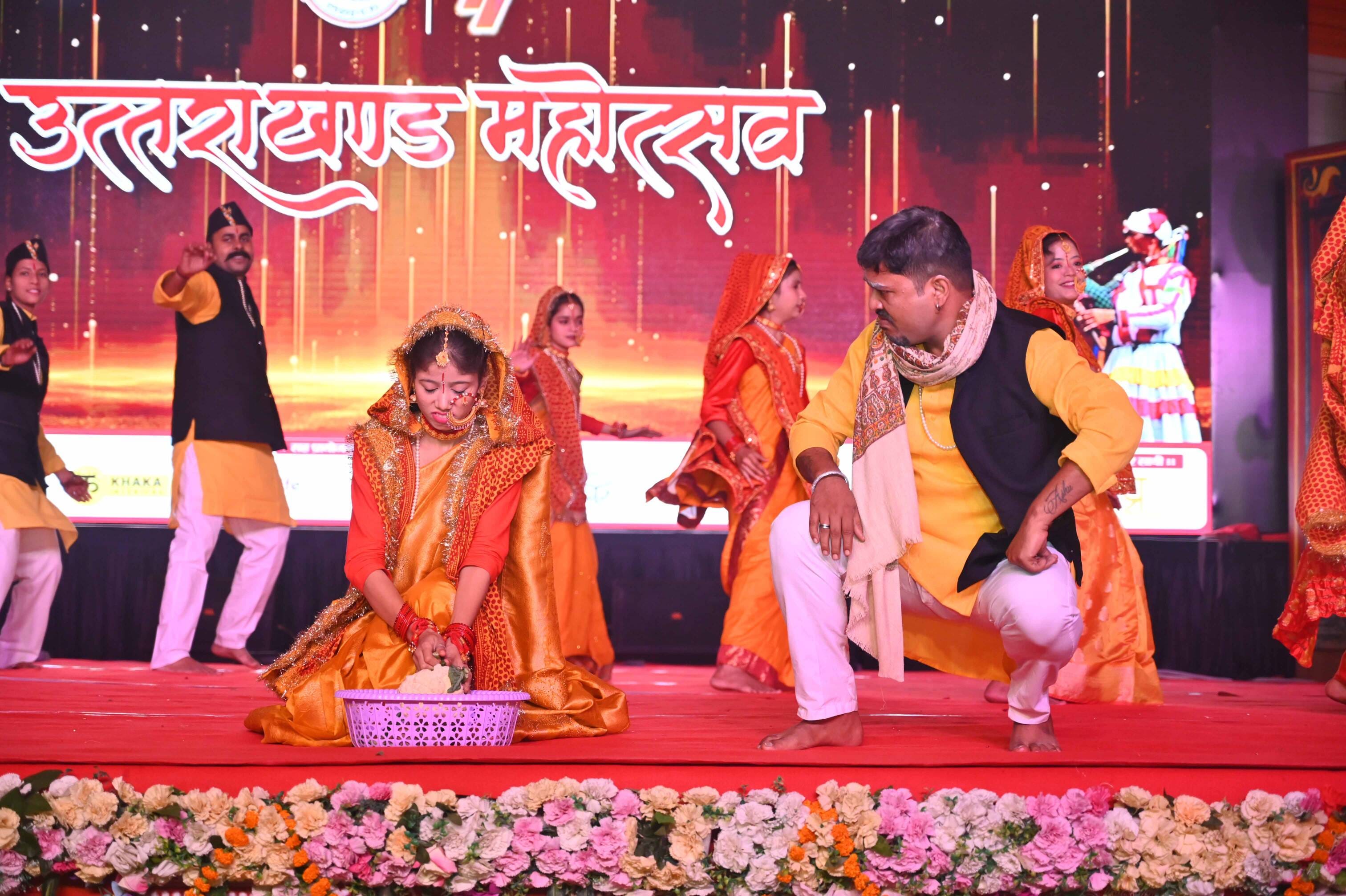 बीरबल साहनी मार्ग सि्थत पं. गोविंद वल्लभ पंत पर्वतीय सांस्कृतिक उपवन में बृहस्पतिवार को देवभूमि बीरबल साहनी मार्ग सि्थत पं. गोविंद वल्लभ पंत पर्वतीय सांस्कृतिक उपवन में बृहस्पतिवार को देवभूमि