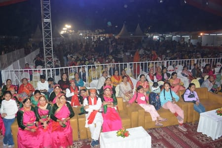 बीरबल साहनी मार्ग सि्थत पं. गोविंद वल्लभ पंत पर्वतीय सांस्कृतिक उपवन में बृहस्पतिवार को देवभूमि बीरबल साहनी मार्ग सि्थत पं. गोविंद वल्लभ पंत पर्वतीय सांस्कृतिक उपवन में बृहस्पतिवार को देवभूमि