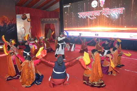 बीरबल साहनी मार्ग सि्थत पं. गोविंद वल्लभ पंत पर्वतीय सांस्कृतिक उपवन में बृहस्पतिवार को देवभूमि बीरबल साहनी मार्ग सि्थत पं. गोविंद वल्लभ पंत पर्वतीय सांस्कृतिक उपवन में बृहस्पतिवार को देवभूमि