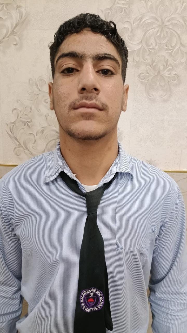 एसएस बाल सदन स्कूल में पुलिस की पाठशाला में मौजूद छात्र-छात्राएं व थाना प्रभारी नरेश कुमार । एसएस बाल सदन स्कूल में पुलिस की पाठशाला में मौजूद छात्र-छात्राएं व थाना प्रभारी नरेश कुमार ।