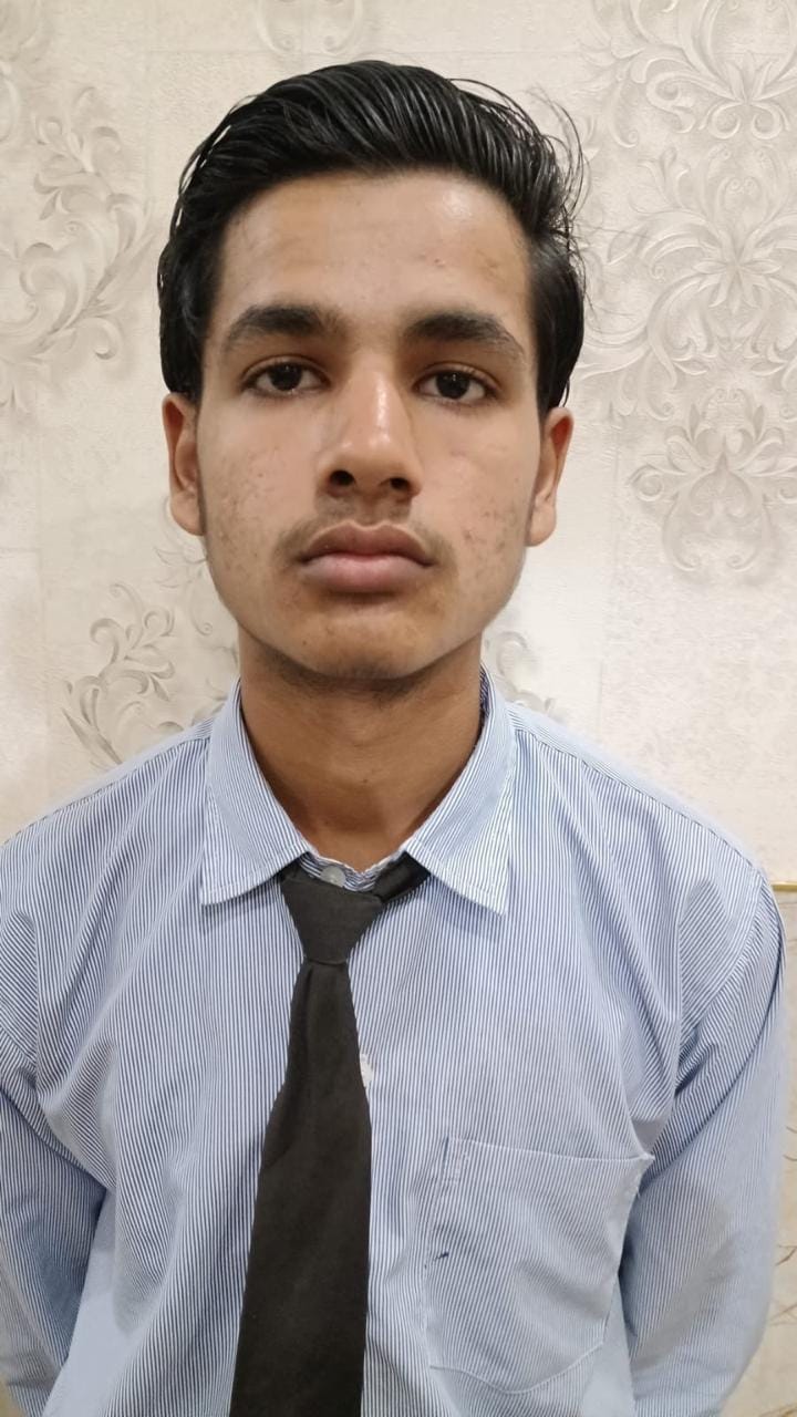 एसएस बाल सदन स्कूल में पुलिस की पाठशाला में मौजूद छात्र-छात्राएं व थाना प्रभारी नरेश कुमार । एसएस बाल सदन स्कूल में पुलिस की पाठशाला में मौजूद छात्र-छात्राएं व थाना प्रभारी नरेश कुमार ।