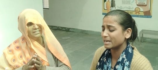 फोटो 15 एचएएमपी 30-हमीरपुर में शिकायतों को सुनते डीएम-एसपी। संवाद