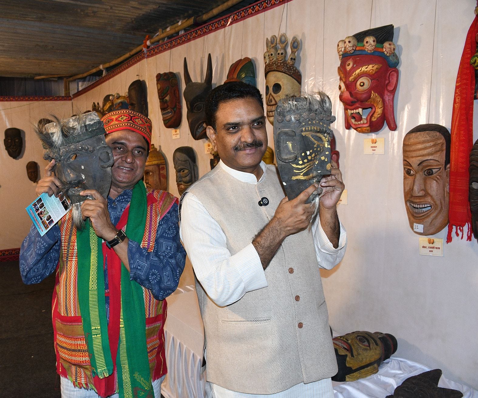इंदिरा गांधी प्रतिष्ठान में आयोजित जनजाति भागीदारी उत्सव के दूसरे दिन शुक्रवार शाम मंच पर जनजात