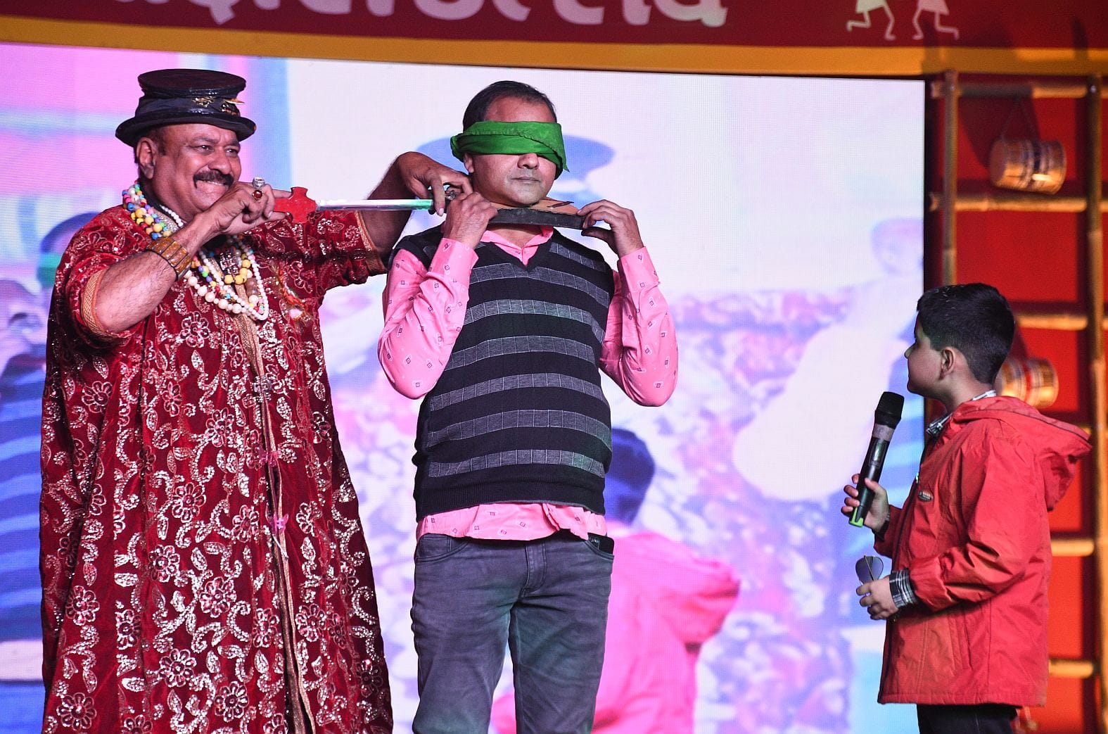 इंदिरा गांधी प्रतिष्ठान में आयोजित जनजाति भागीदारी उत्सव के दूसरे दिन शुक्रवार शाम मंच पर जनजात