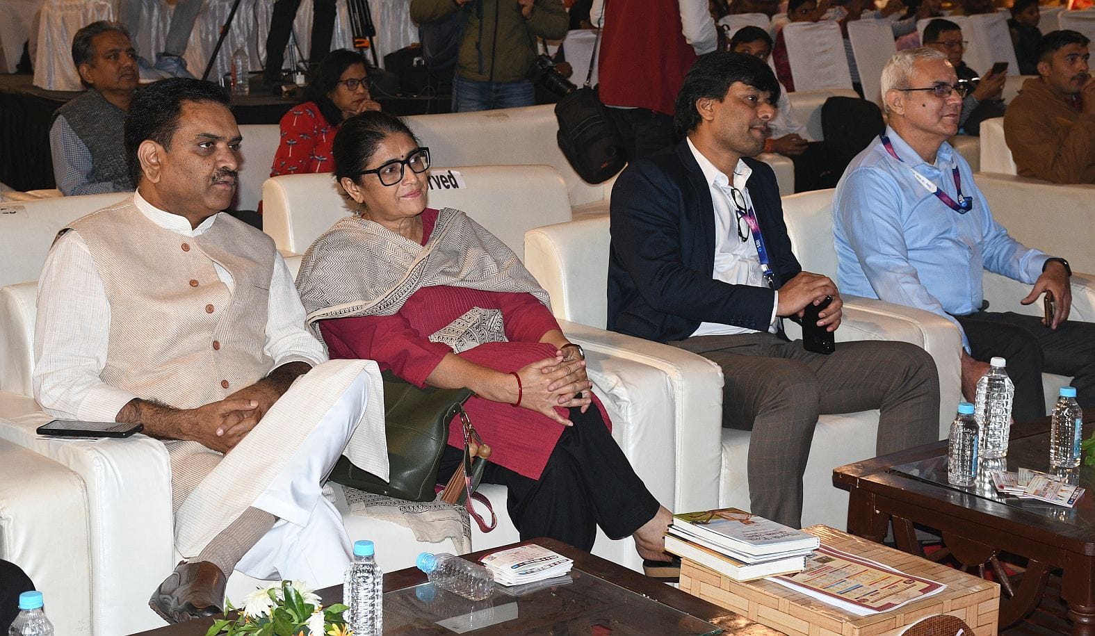 इंदिरा गांधी प्रतिष्ठान में आयोजित जनजाति भागीदारी उत्सव के दूसरे दिन शुक्रवार शाम मंच पर जनजात