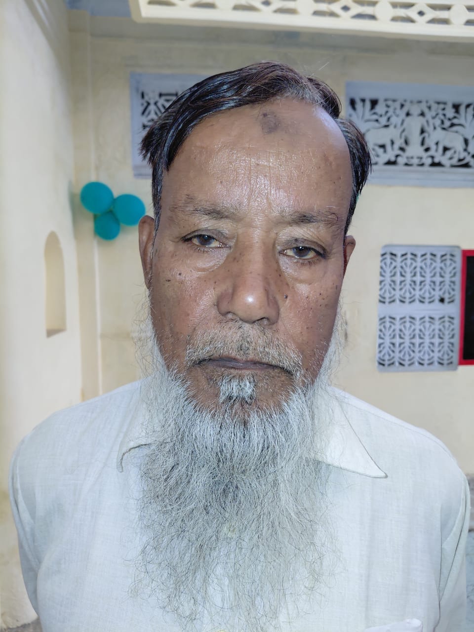 मोहल्ला खकरा के सराय खां में ओपीडी कक्ष पर पड़ा ताला। संवाद
